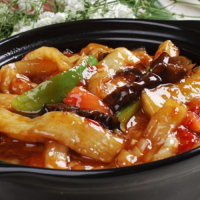 BERENJENA AL WOK CON SALSA YUXIANG