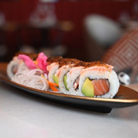 SALMON TRUFA ROLL