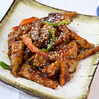 BERENJENA AL WOK CON SALSA YUXIANG